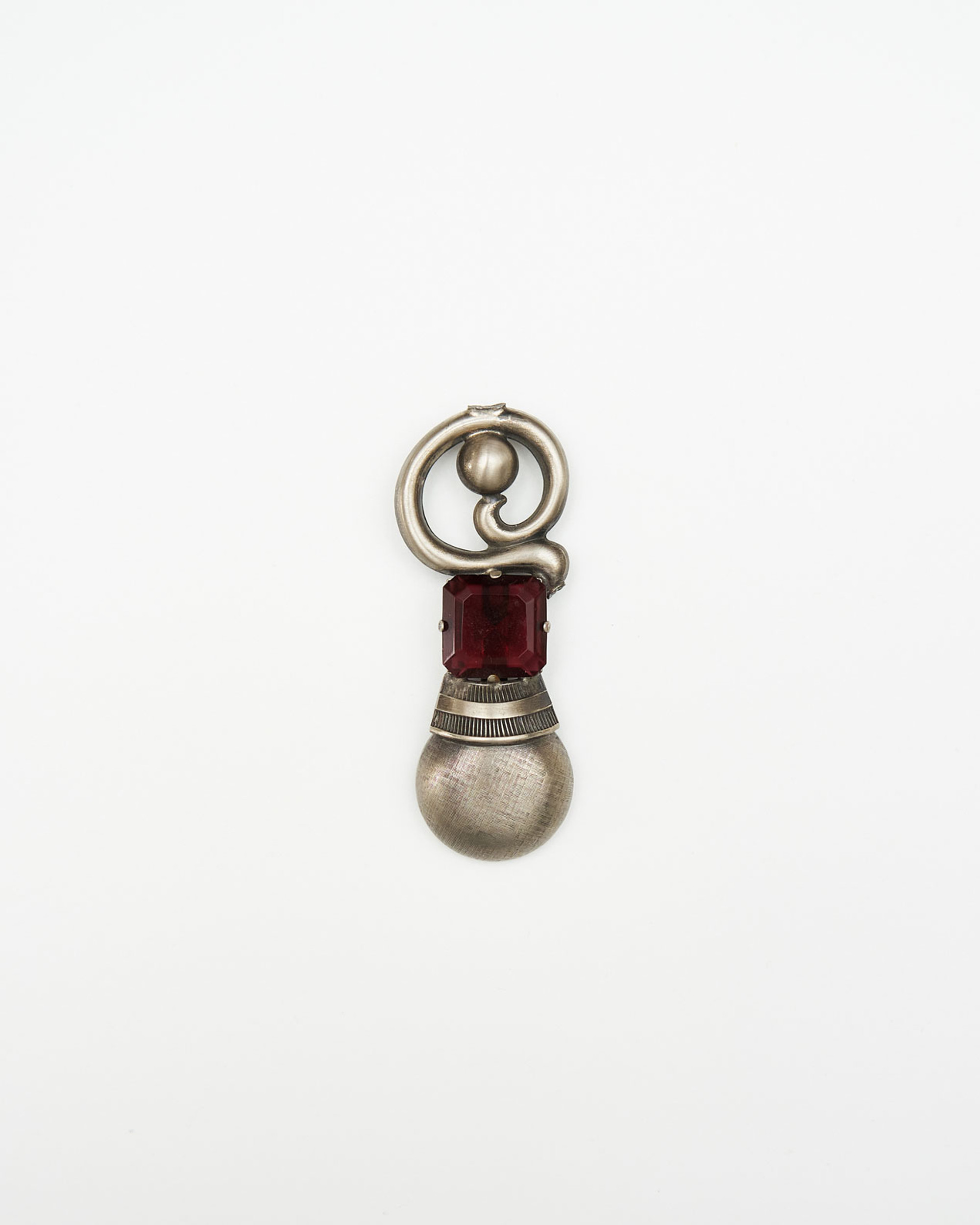 Винтажная брошь Xo Jewelry